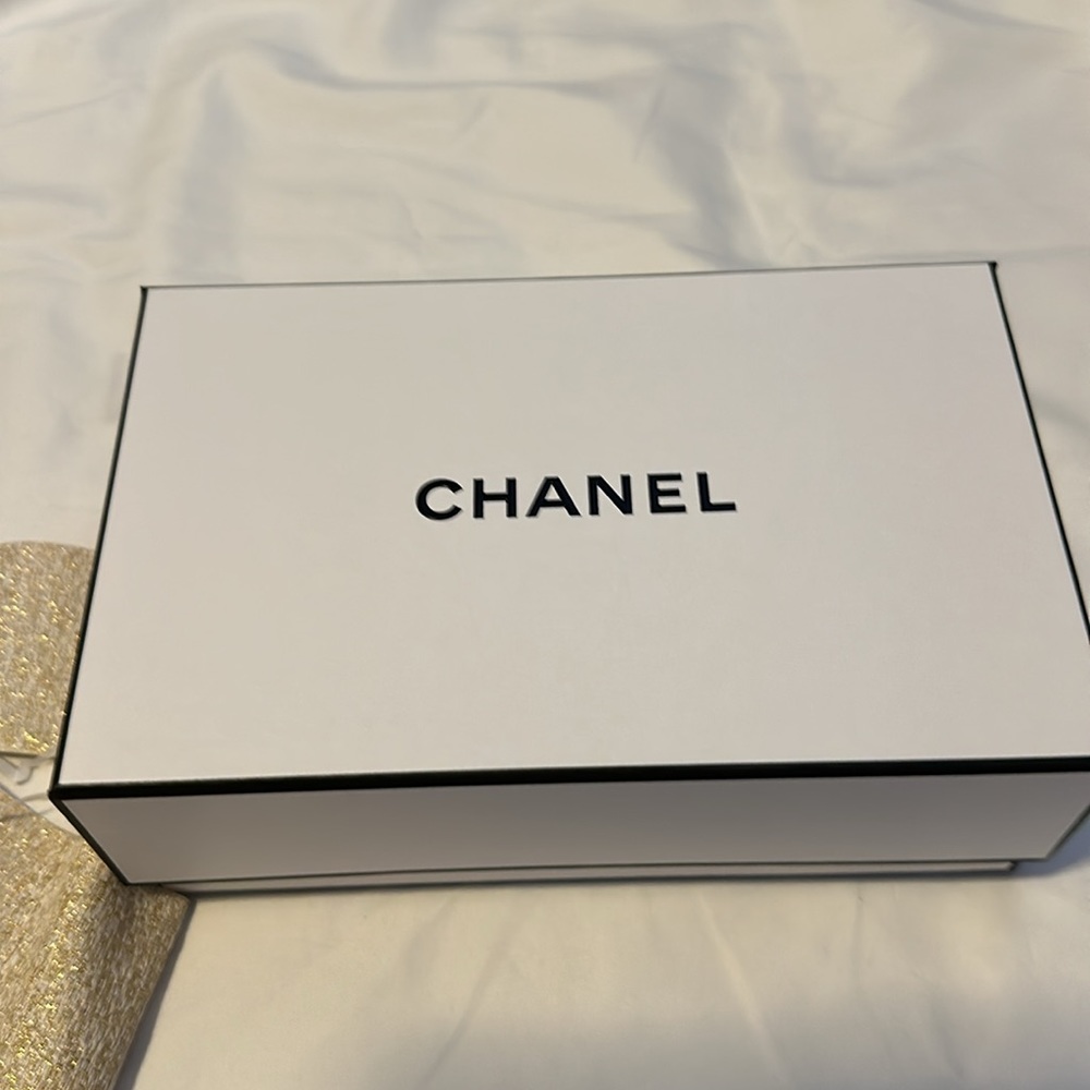 CHANEL BOX - Picture 4 of 4